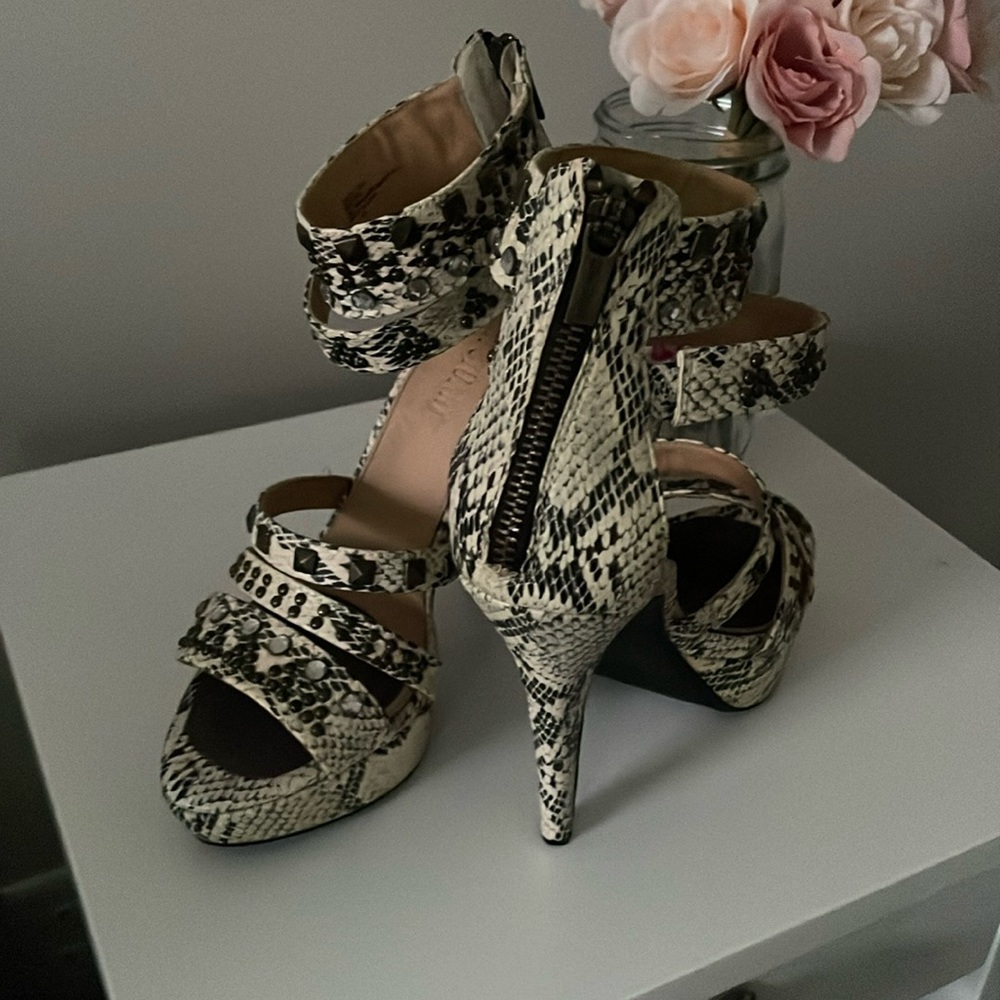 Women’s heels size 8 - Colin Stuart
